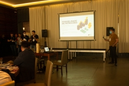 Almoo Empreendedor com Ale Prates
