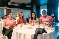 Talk Show trs Empreendedoras e um Alvo Comum
