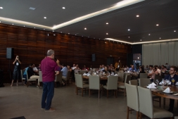 Almoo CDL Jovem - Pitch de Vendas: Fazendo apresentaes diferenciadas