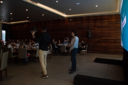 Almoo CDL Jovem - Pitch de Vendas: Fazendo apresentaes diferenciadas