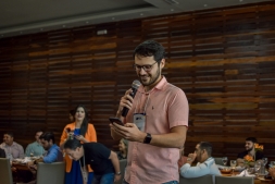 Almoo Empreendedor: Em busca do pitch perfeito