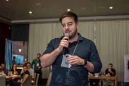 Almoo Empreendedor: Em busca do pitch perfeito