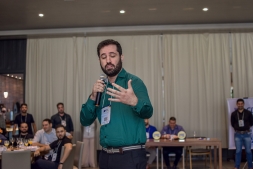 Almoo Empreendedor: Em busca do pitch perfeito