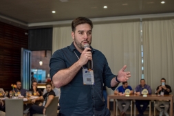Almoo Empreendedor: Em busca do pitch perfeito