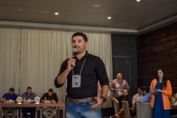 Almoo Empreendedor: Em busca do pitch perfeito