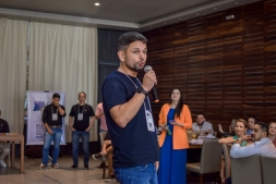 Almoo Empreendedor: Em busca do pitch perfeito